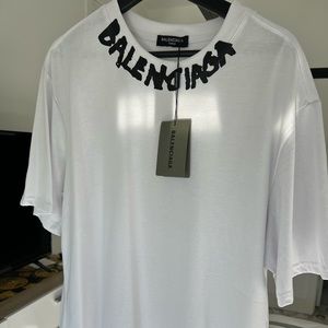 Balenciaga 👕